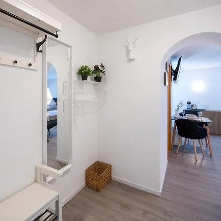 Agrimonia - Moebilierte Mit Balkon Apartment Davos