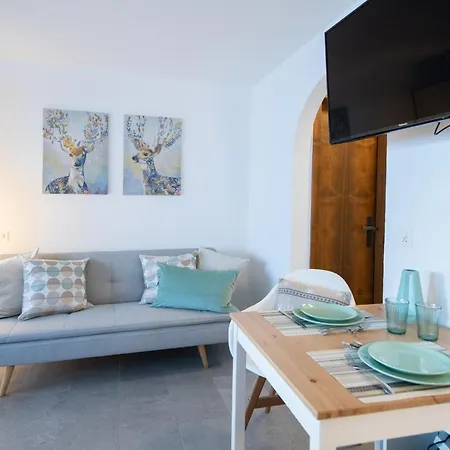 Agrimonia - Möbilierte Mit Balkon Apartment