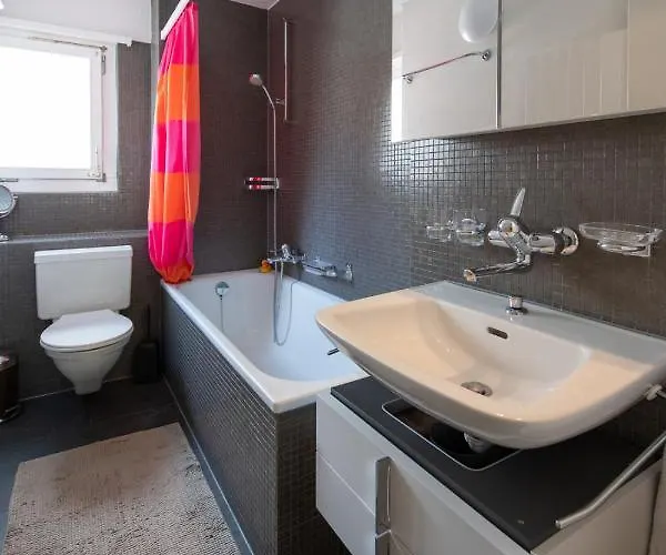 Agrimonia - Möbilierte Mit Balkon Apartment