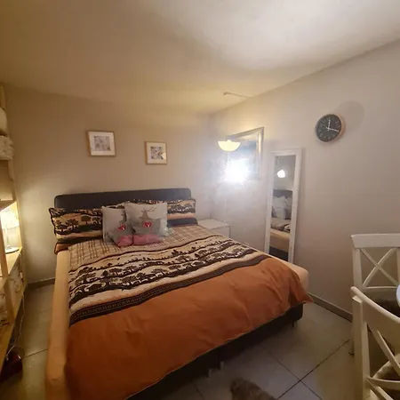 Agrimonia - Moebilierte Mit Balkon 아파트 다보스